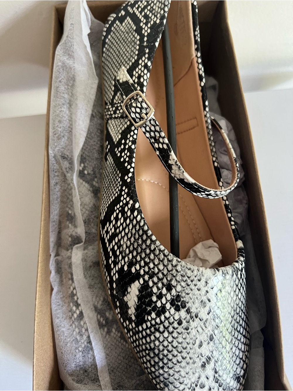 Black & White Snake Print Mary Jane Flats - Women's Fashion Shoe Size 10